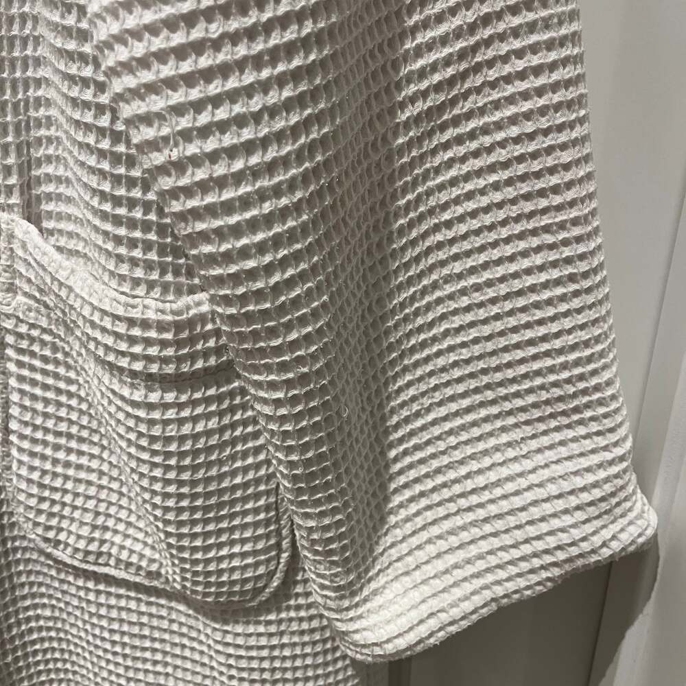 Pottery Barn White Textured Robe - Picture 4 of 5